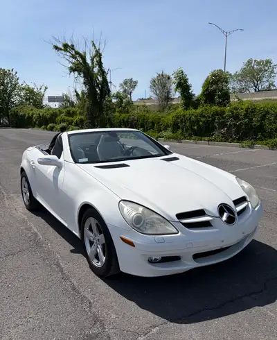 Belle décapotable Mercedes SLK280 • 2006 avec 145 000km. Carrosserie impeccable et mécanique A1, rie...