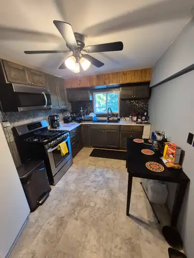 THIS UNIT THAT IS FOR SALE. IT'S NOT REALLY A TRAILER IT'S MORE LIKE A SMALL BUNGALOW, TWO BEDROOMS...