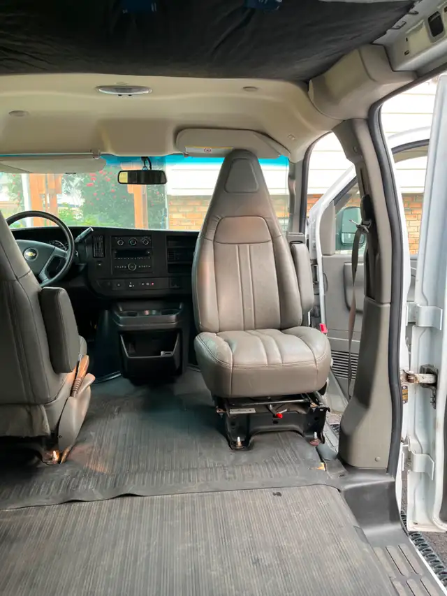2018 Chevrolet Express 2500 - 86,233 kms in Cars & Trucks in Vanderhoof - Image 5