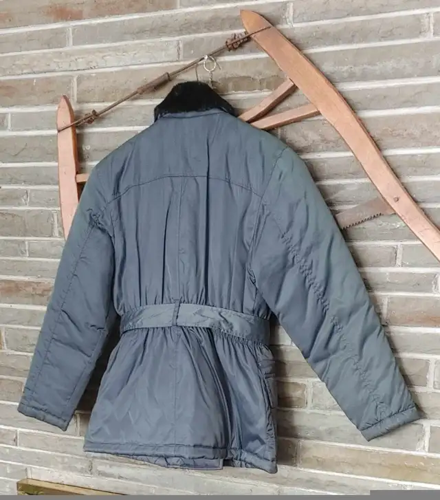 Woman's Like New Gray Winter Jacket in Women's - Tops & Outerwear in Peterborough - Image 4