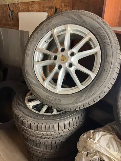 255 55r18 winter for Porsche original Pirelli very good condition