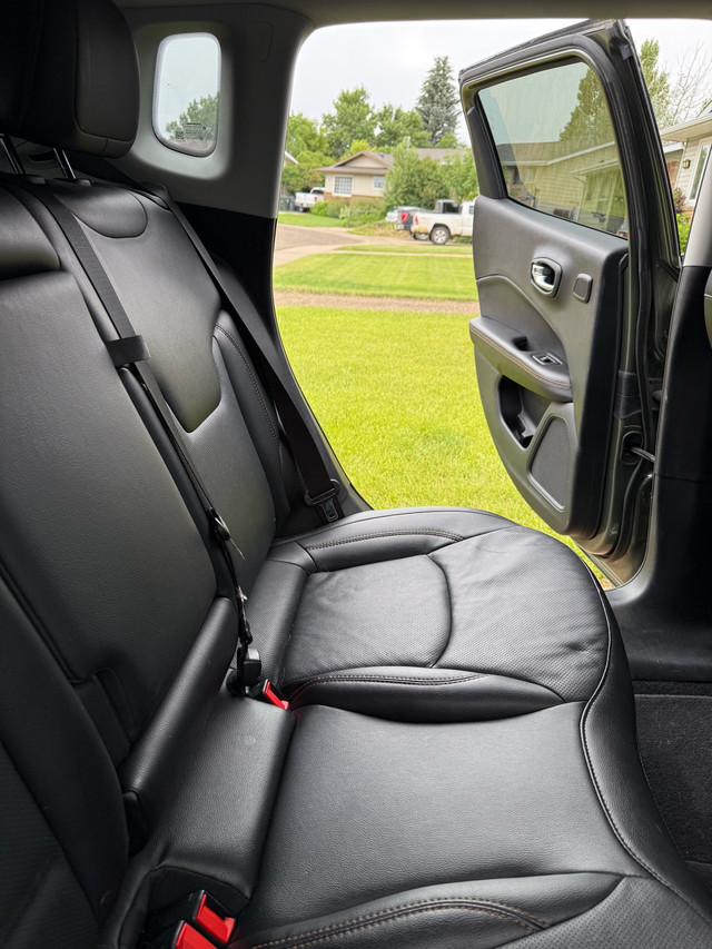 2021 Jeep compass  in Cars & Trucks in Medicine Hat - Image 3