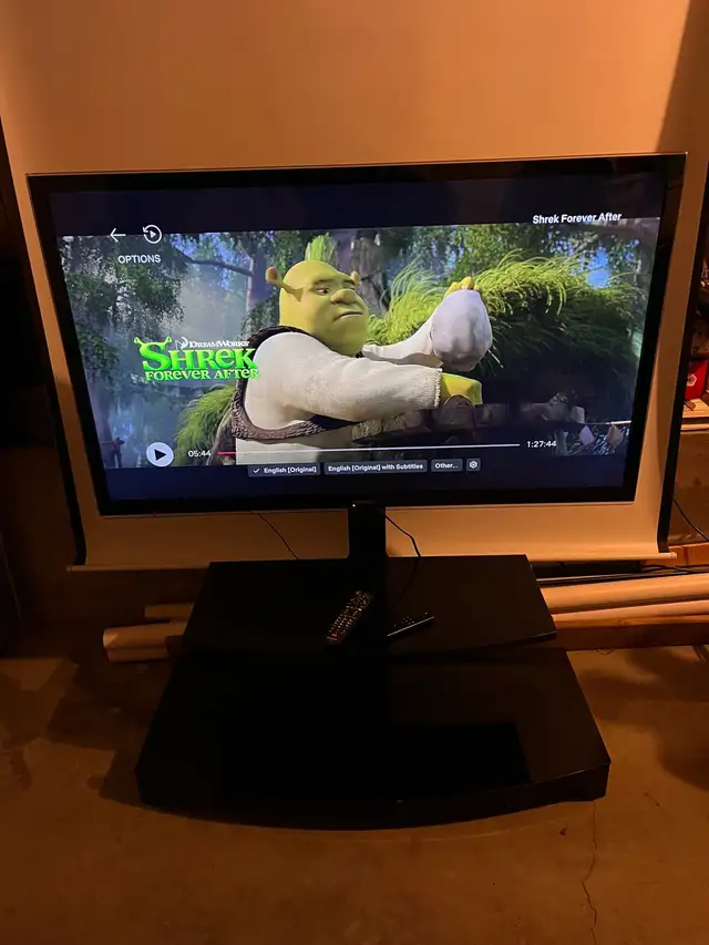 55” Panasonic TV with swivel stand mount in TV Tables & Entertainment Units in Gatineau - Image 2