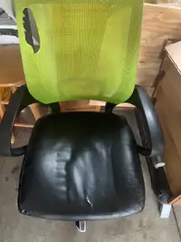 Desk / Office Chair on wheels