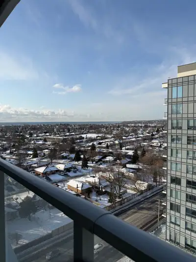 1 Bedroom + Den Condo with Parking – Short-Term Rental Looking for a comfortable and modern place to...