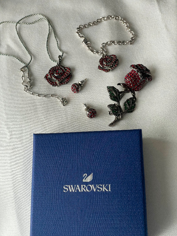 Swarvoski Austrian Crystal Red Rose Jewellery Set in Jewellery & Watches in Bedford
