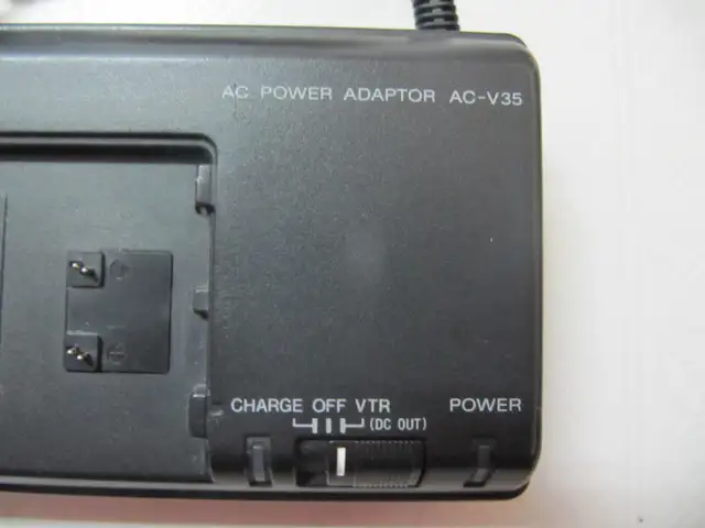 Sony Model AC-V35 AC Power Adaptor for 8mm Camcorders Circ1990s in Cameras & Camcorders in Mississauga / Peel Region - Image 3
