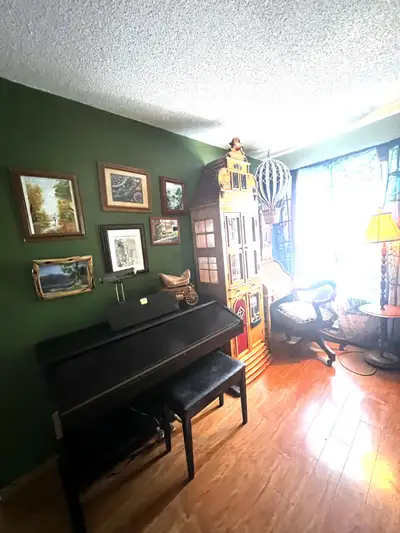 Room for rent in townhouse Stunning ocean and forest view, east side, beautiful sunrises each mornin...