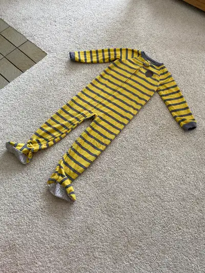 5T Lion Onesie/ Sleeper (Used New Condition), View more