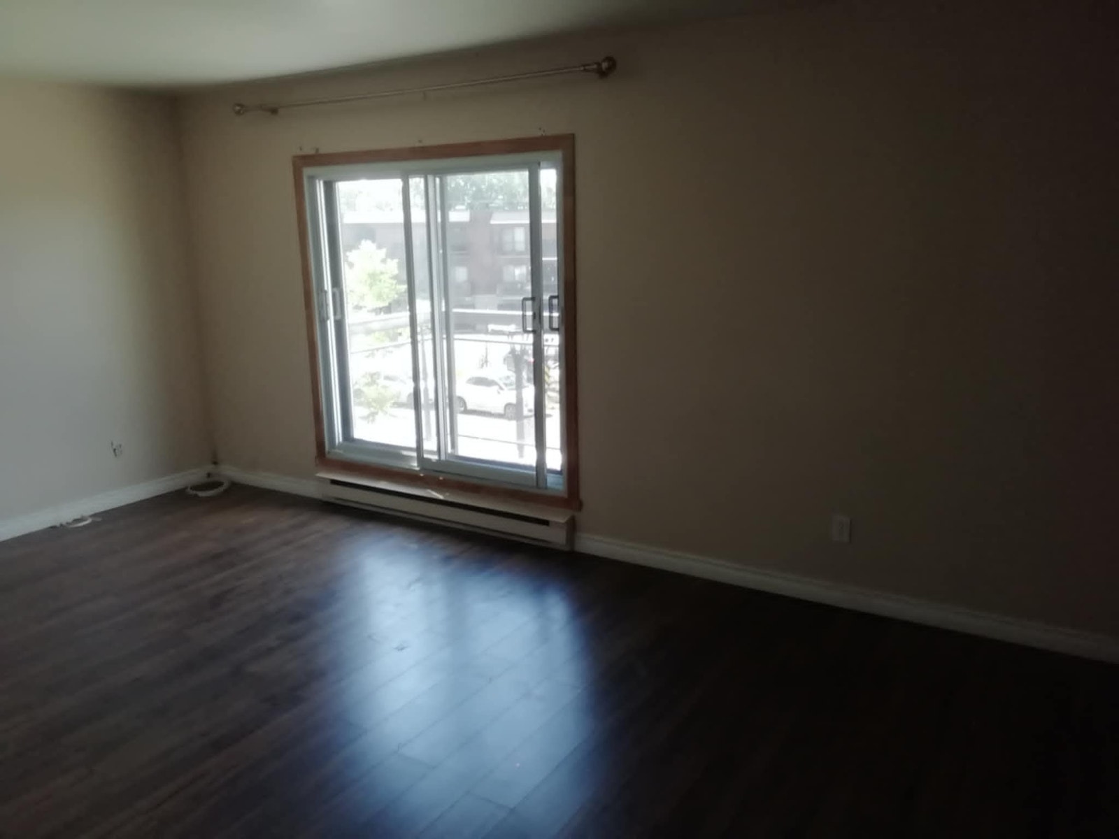 Bel 4 1/2 à louer à Ahuntsic — photo 1