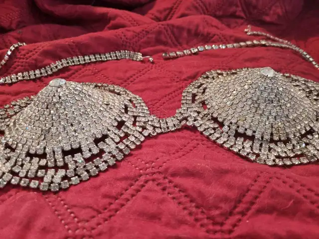 vintage rhinestone costume jewellery bra in Jewellery & Watches in New Glasgow - Image 3