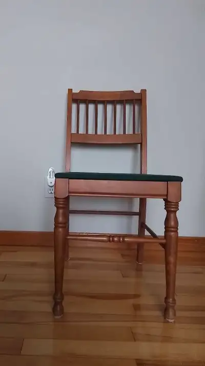 Occasional chair in excellent condition.