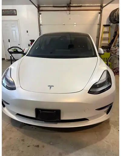 447km charging limit. comes with charger, sunroof net, and updated interior floor mats/trunk mat (fr...