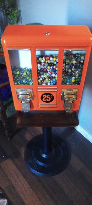 Sold at Auction: NFL GUMBALL VENDING MACHINE FOOTBALL HELMETS