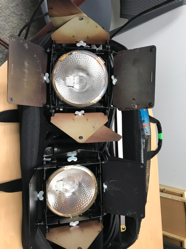 2 Sets Lowel Omni 2-Point Tungsten Lighting Kit in Cameras & Camcorders in Markham / York Region - Image 3
