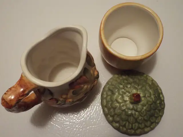 Autumn Leaves cream, sugar, salt & pepper set by Hallmark63815757184513123