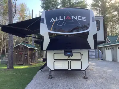 For Sale 2022 Alliance Valor 37 V 13 Toy hauler Purchased new in September 2023 40 ft with 13 ft gar...