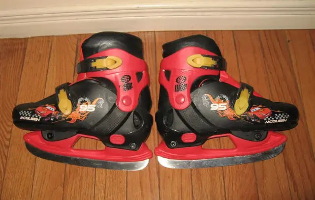 Kids Hockey Ice Skates size Jr.11, Jr12, Jr.12 to 2 Adj/ Helmets in Hockey in City of Toronto - Image 5