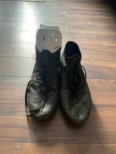 Men’s Nike Mercurial Soccer Cleats/W Shin pads , View more