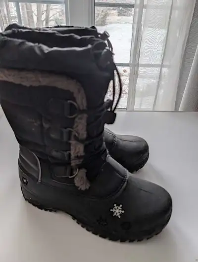 Baffin Snow Boots - Size 5 very warm!!! , View more