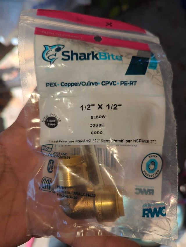 SharkBite push-to-connect PEX Copper 1/2" Elbow in Plumbing, Sinks, Toilets & Showers in Mississauga / Peel Region