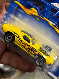 Hot Wheels 2001 Mainline Collector # 186 Rodger Dodger Yellow w/