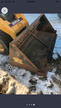  Quick Attatch high-volume 8 foot snow bucket, snow removal
