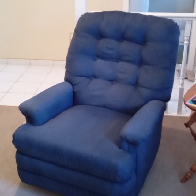 Recliner in Couches & Futons in Delta/Surrey/Langley