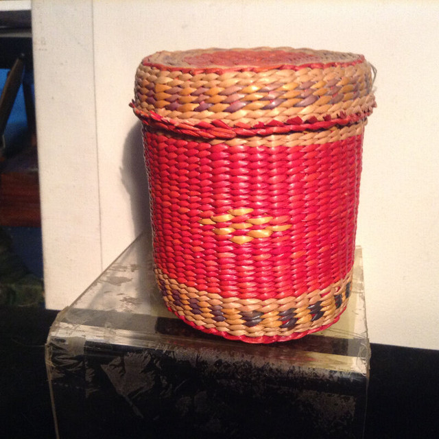 OLD BASKET NATIVE AMERICAN INDIAN NORTHWEST COAST in Arts & Collectibles in Vancouver