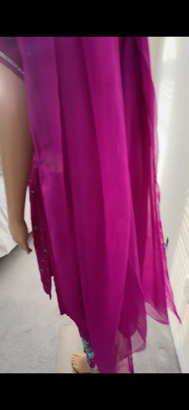 ROYAL PURPLE Punjabi Indian suit 3 pc medium in Women's - Dresses & Skirts in Cambridge - Image 6