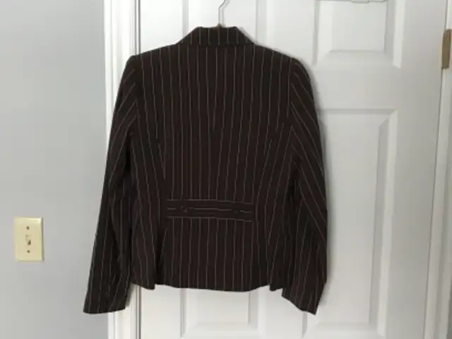 Women’s blazer Size 6 in Women's - Tops & Outerwear in Summerside - Image 3