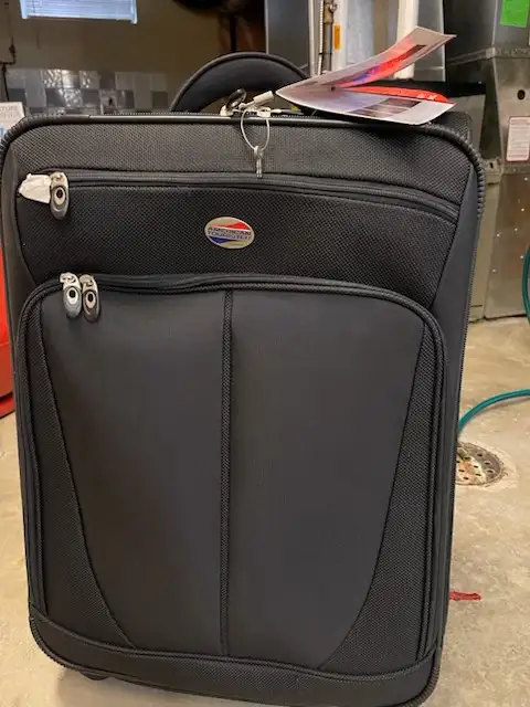 25" Black American Tourist Spinner iLite XL Suitcases