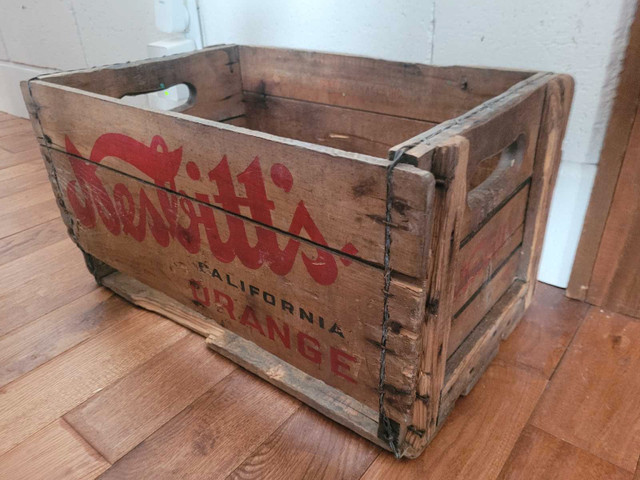 Caisse/boite de bois antique Nesbitts 18" x 11" x 10" dans Art et objets de collection  à Laurentides - Image 4