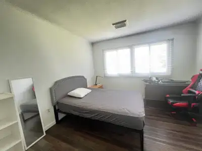 5 beds 2.5 bathrooms – Townhouse 1 rooms are available starting in November 4 rooms available starti...