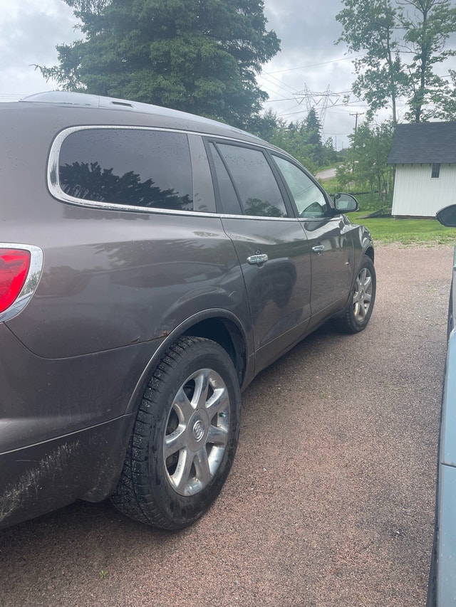 Buick Enclave AWD 7 passagers — photo 2