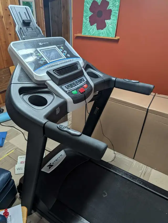 Treadmill - cracked frame in Exercise Equipment in Edmonton - Image 2