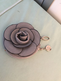 Raised 3D Gray Flower Faux Leather Change Purse Pouch 'RARE'