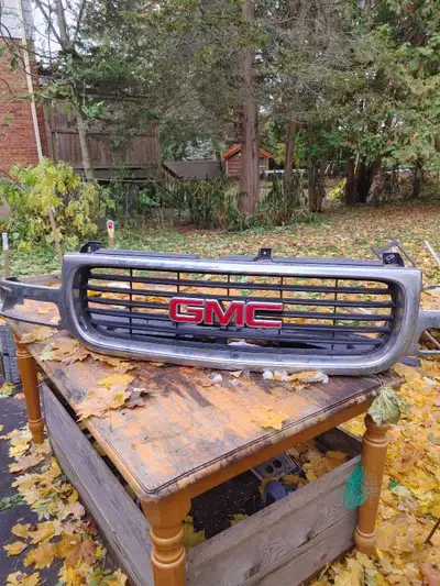 GMC grill with plastic cover for 1996-1998 and plastic cover