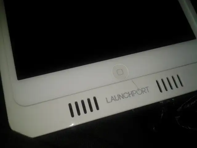 apple ipad on magnetic launchport protective case MANY mac mini in iPads & Tablets in City of Montréal - Image 3