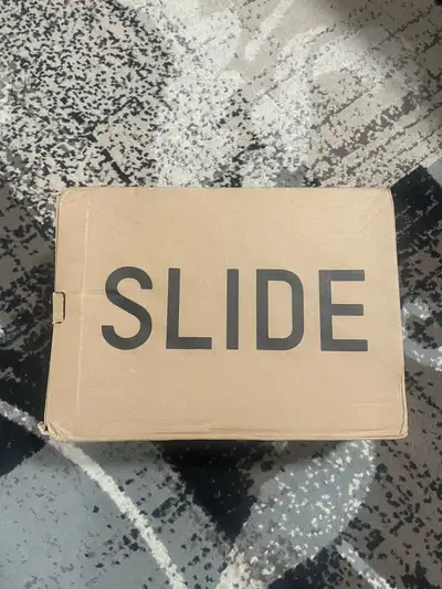 Yeezy Slides Onyx - Size 8, View more
