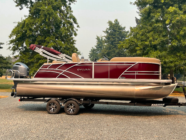 2020 Silvan 8522 CLZ Pontoon Boat. in Powerboats & Motorboats in Abbotsford