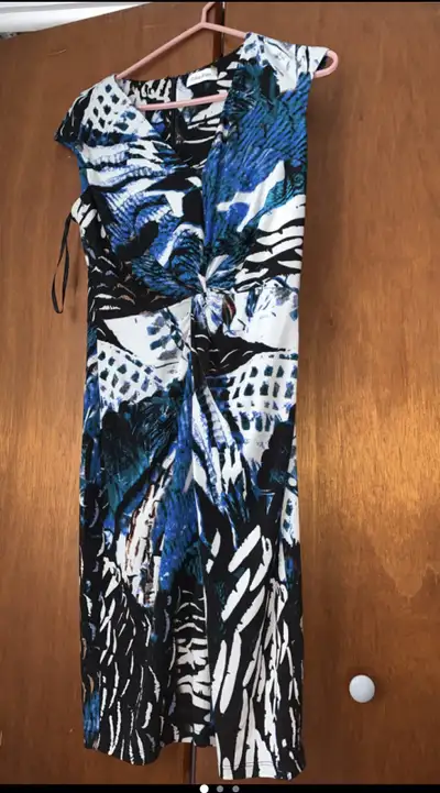 robes de soirée/ de jour, View more