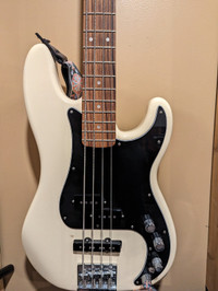 Fender Player Deluxe P Bass