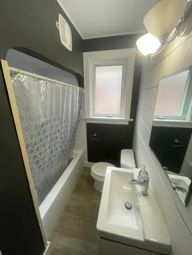  5‑Bedroom Upper Unit for Rent – Waterloo in Long Term Rentals in Kitchener / Waterloo - Image 8