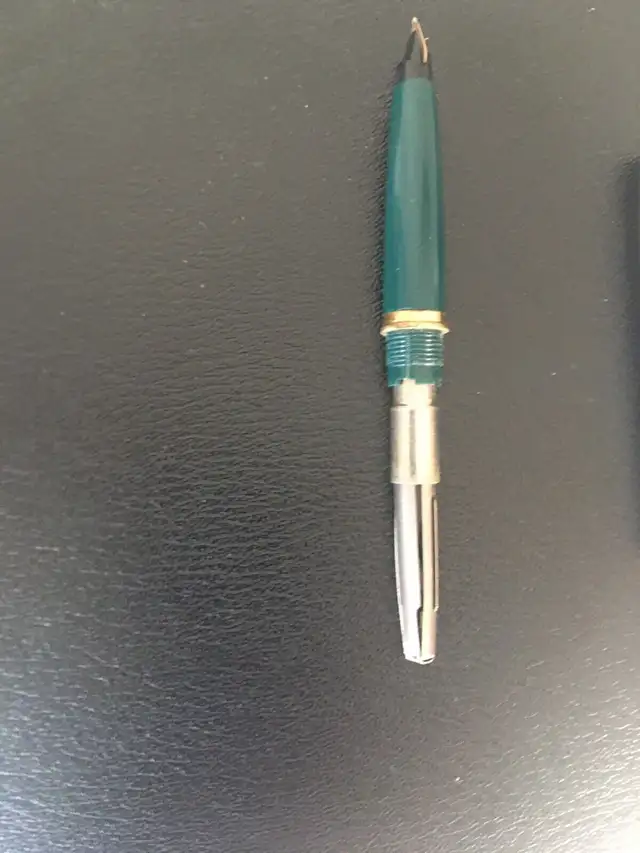 Vintage Parker fountain pen 45 & pen.14k nib. in Arts & Collectibles in Markham / York Region - Image 6