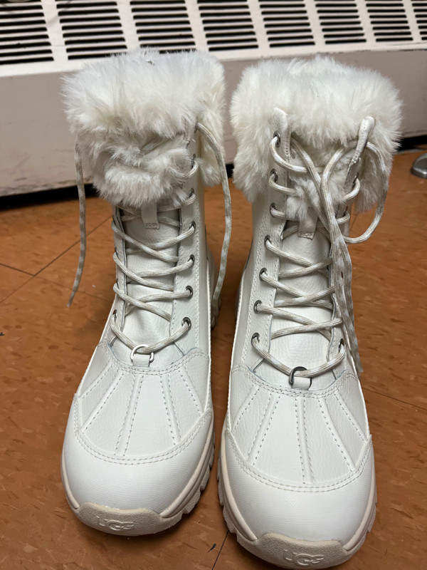 Women's Ugg White Winter boots- NEW in Women's - Shoes in City of Toronto - Image 2