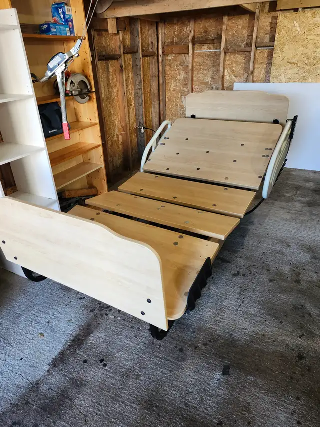 lit electrique in Beds & Mattresses in Saguenay - Image 3