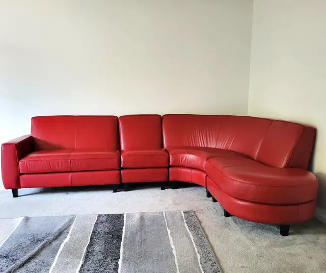 Adjustable like new real leather sectional couch can deliver in Couches & Futons in Sarnia - Image 7