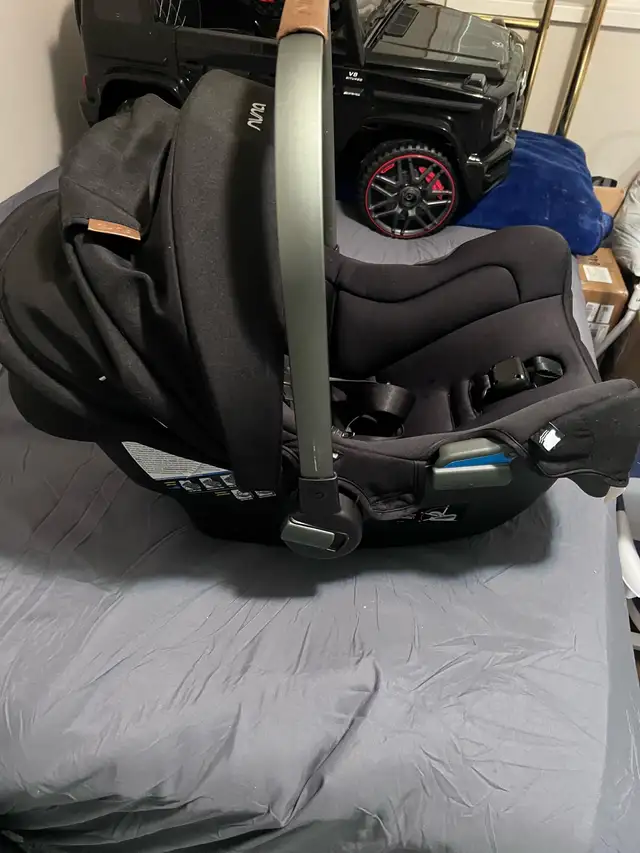 Nuna Pipa Car Seat in Strollers, Carriers & Car Seats in Windsor Region - Image 5