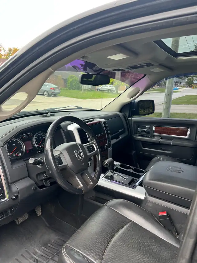 2011 Ram 1500 Laramie 4x4570156170022768644